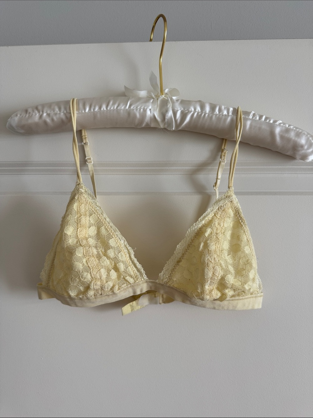 Delicate Lace Triangle Bralette - Light Yellow